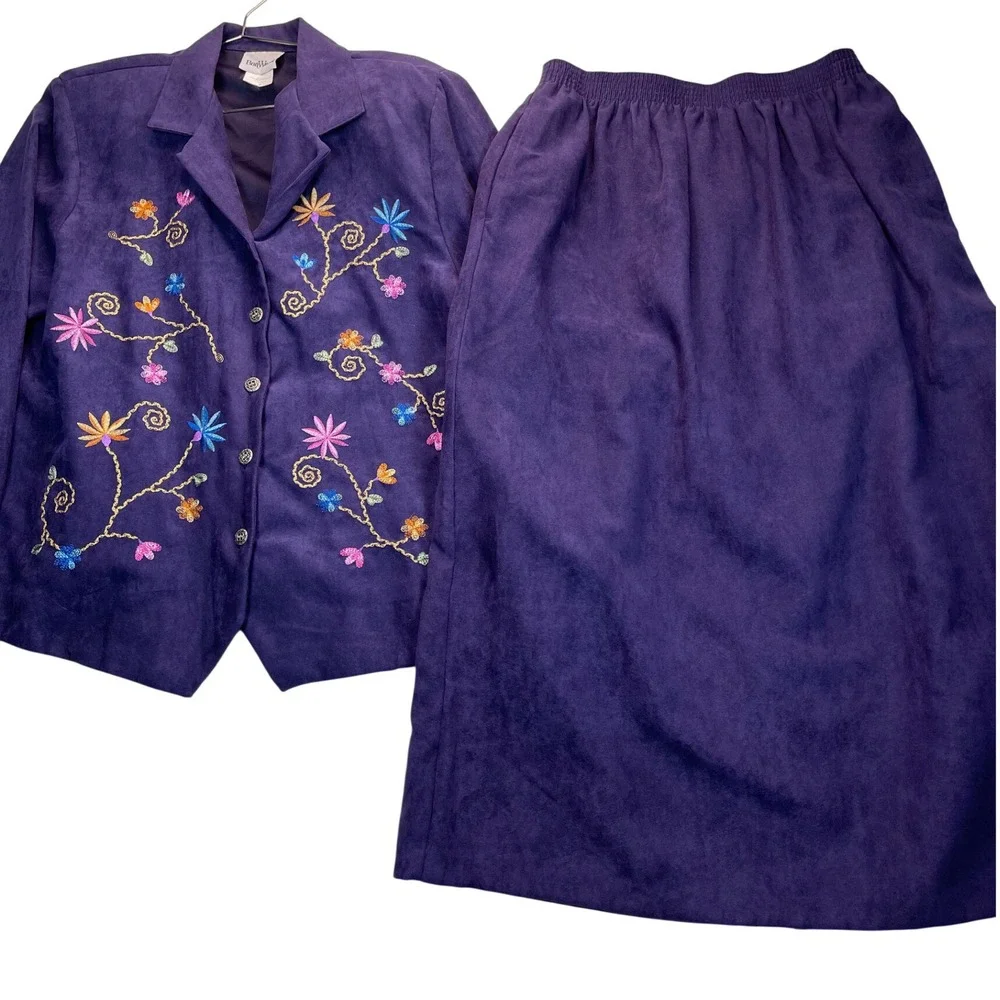 BonWorth Skirt Suit Set M Purple Floral Embroidered Faux Suede VTG Granny‎ Artsy